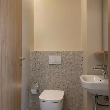 Luxury 2 Bdr Ap Near Center Free Parking דירה סופיה