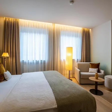 Luxury 2 Bdr Ap Near Center Free Parking *