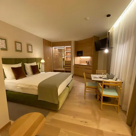 Luxury 2 Bdr Ap Near Center Free Parking Apartment *